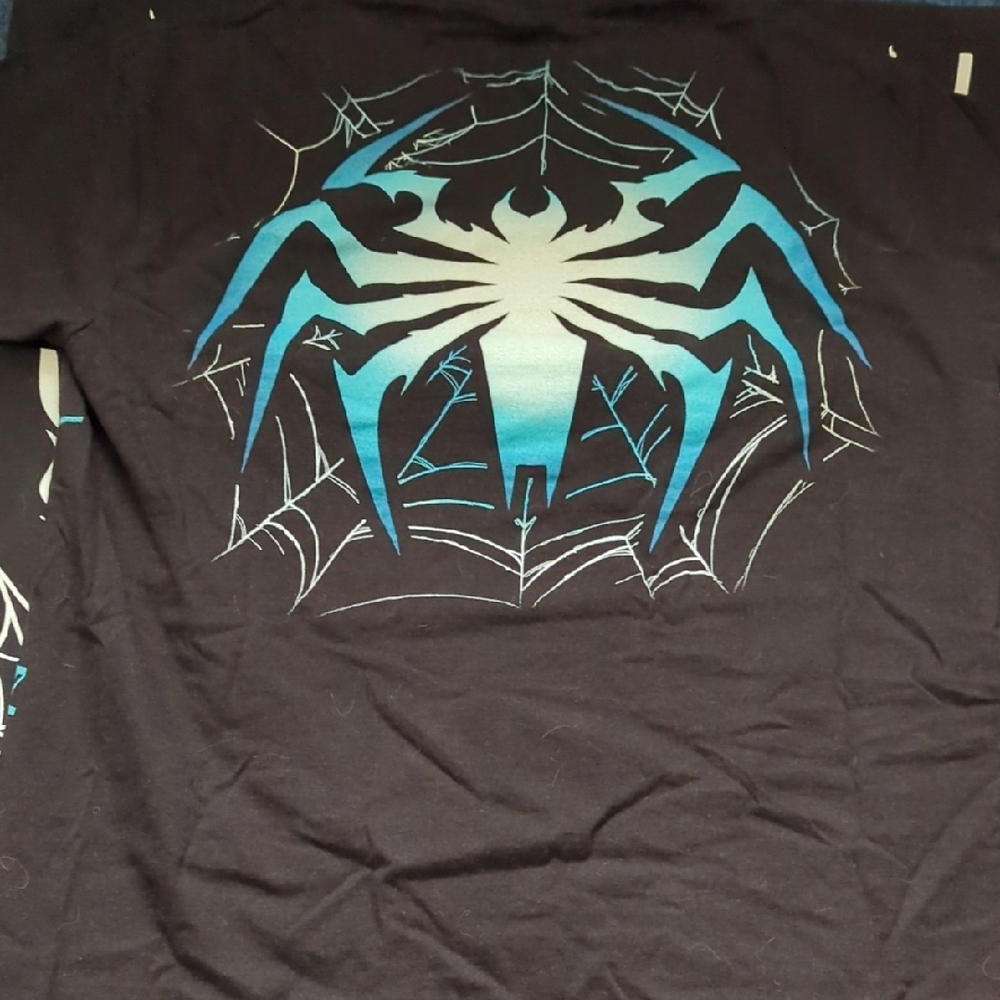 Marvel T-Shirt - Picture 3 of 3